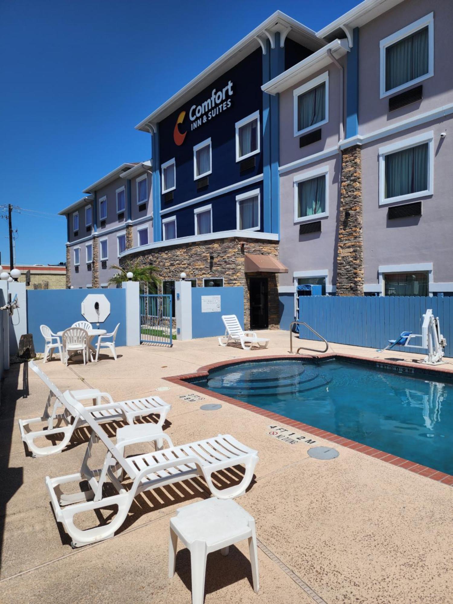 Comfort Inn & Suites Donna Near I-2 Екстер'єр фото